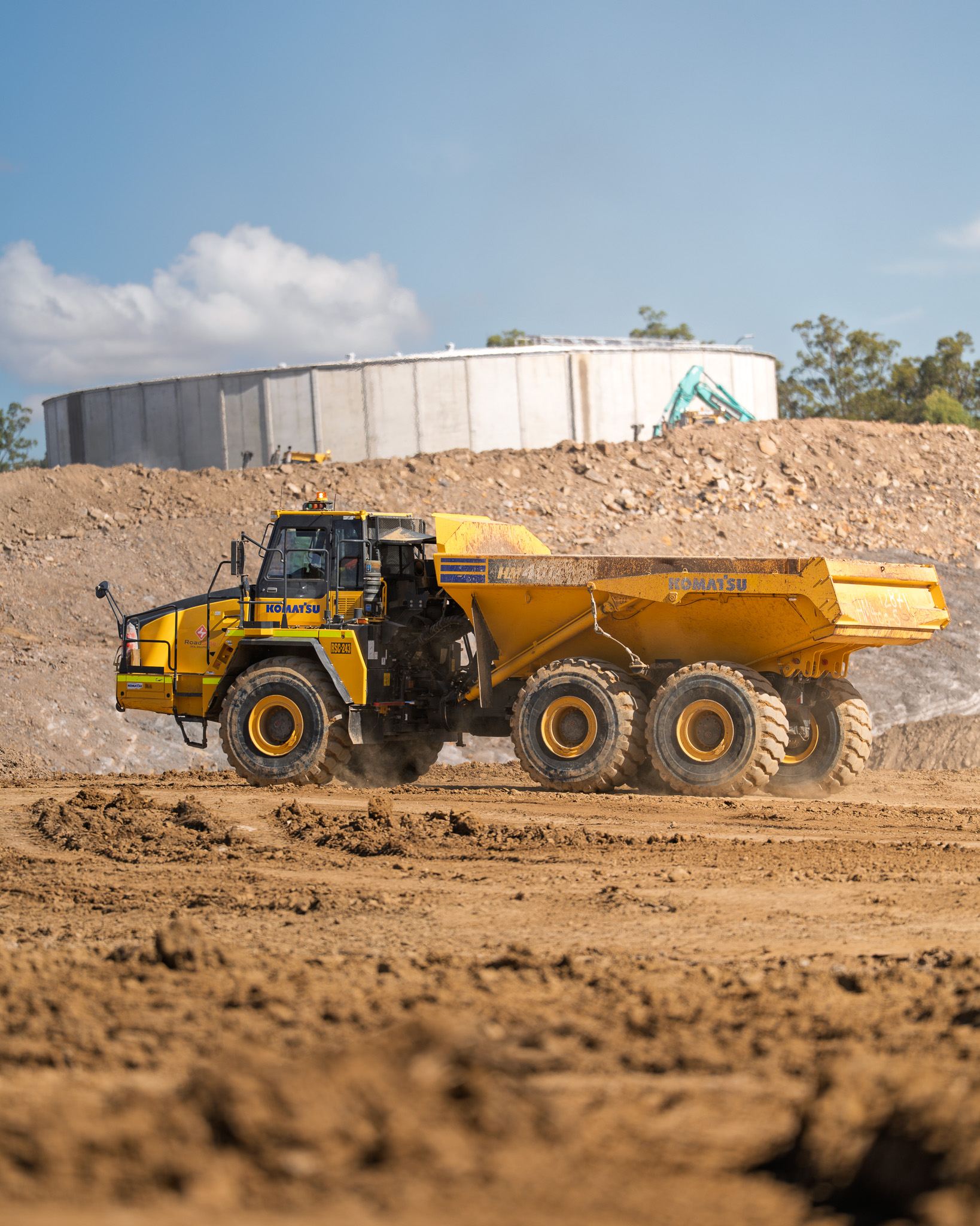 RoadSide Komatsu HM400 dump truck